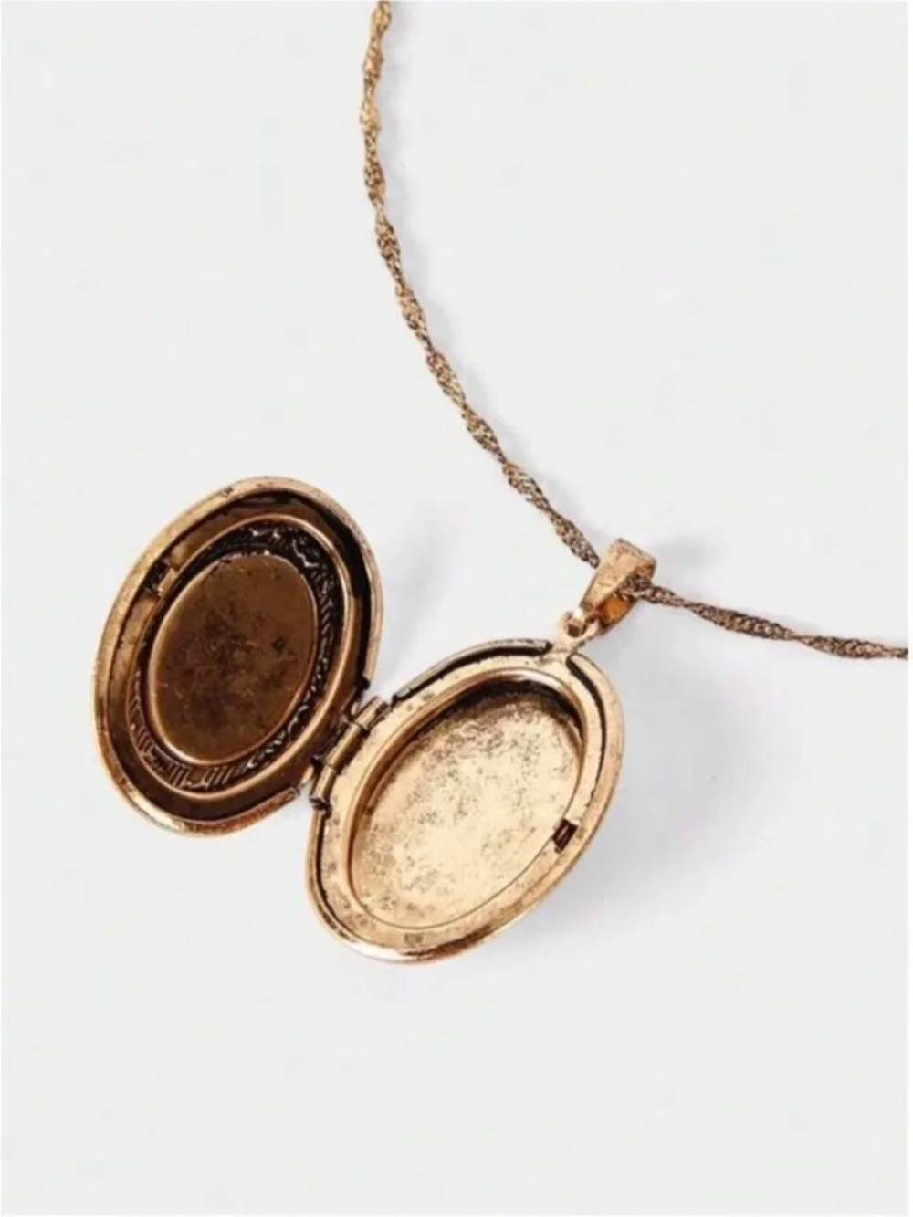 New! Gold Floral Opal Locket Vintage Style Necklace NWOT (1064)